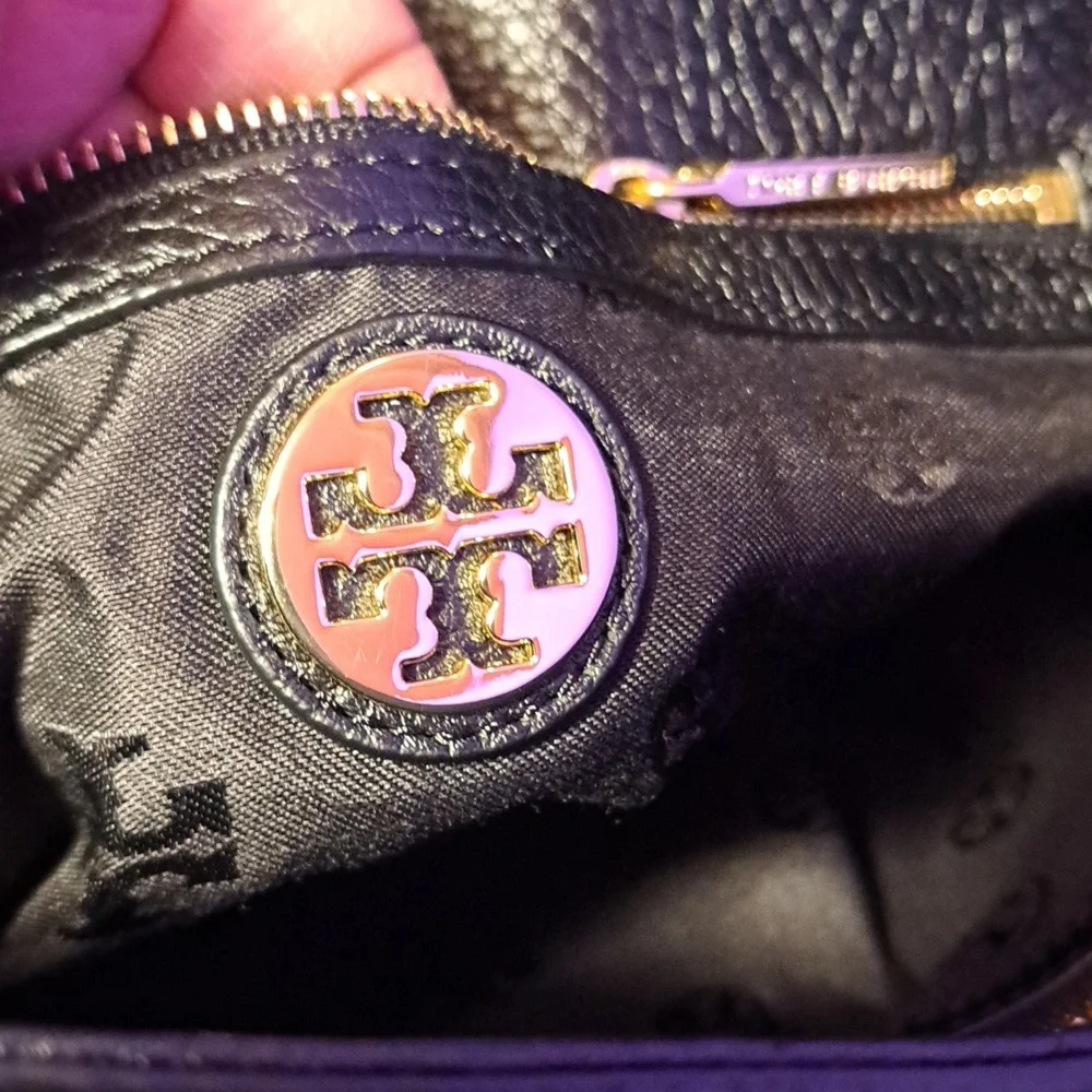 Tory Burch Thea Slouchy Chain Tote Beautiful🖤 - Picture 9 of 13